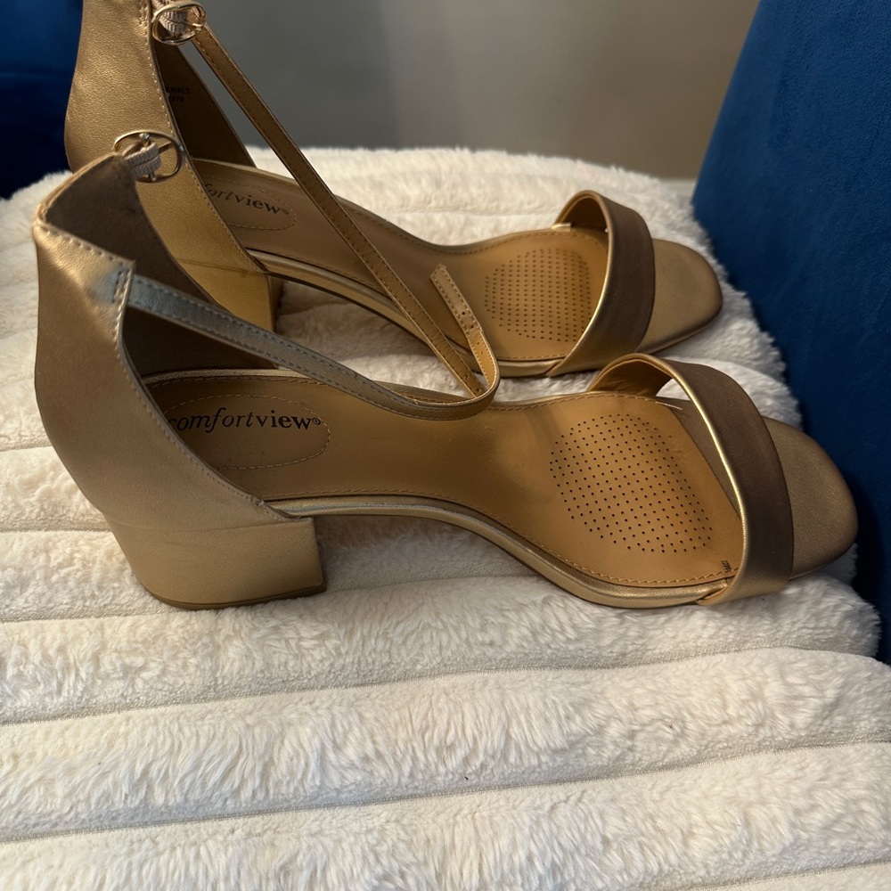 Comfortview Women's 2 inch Gold Sandals